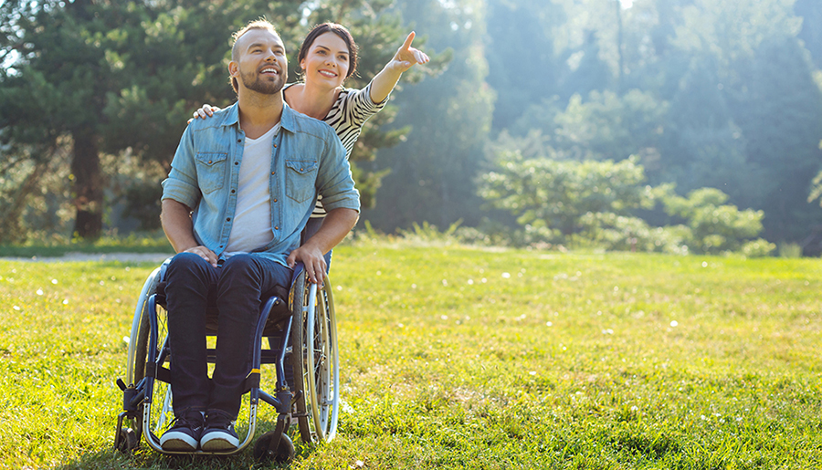couple_parc_fauteuil image Troubles de la continence